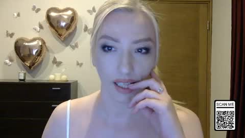 Snapshot of wild_silk_desire chatting on May 31, 2026, 2:46 pm Alina online show from May 31, 2026, 2:46 pm