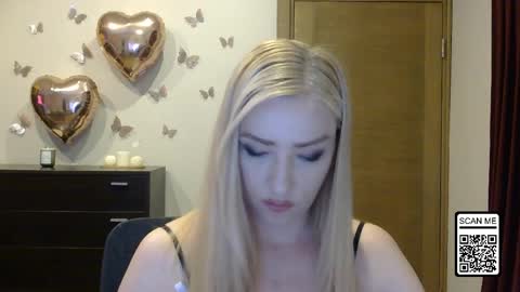 Snapshot of wild_silk_desire chatting on June 3, 2026, 3:39 pm Alina online show from June 3, 2026, 3:39 pm