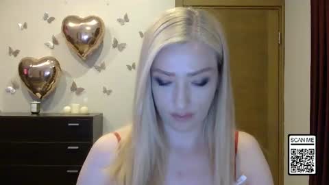 Snapshot of wild_silk_desire chatting on June 12, 2026, 3:55 pm Alina online show from June 12, 2026, 3:55 pm