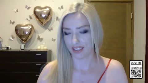Snapshot of wild_silk_desire chatting on June 19, 2026, 4:11 pm Alina online show from June 19, 2026, 4:11 pm