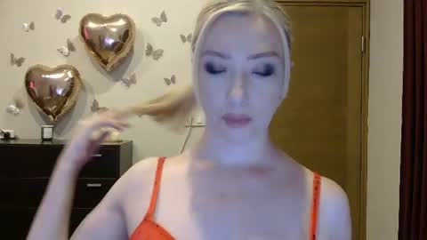 Snapshot of wild_silk_desire chatting on June 21, 2026, 3:47 pm Alina online show from June 21, 2026, 3:47 pm