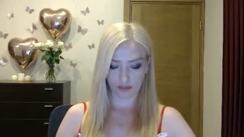 Snapshot of wild_silk_desire chatting on July 3, 2026, 5:19 pm Alina online show from July 3, 2026, 5:19 pm