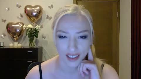 Snapshot of wild_silk_desire chatting on July 5, 2026, 4:25 pm Alina online show from July 5, 2026, 4:25 pm
