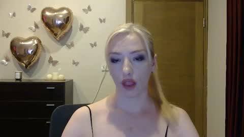 Snapshot of wild_silk_desire chatting on July 12, 2026, 5:04 pm Alina online show from July 12, 2026, 5:04 pm