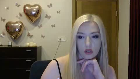 Snapshot of wild_silk_desire chatting on July 14, 2026, 4:45 pm Alina online show from July 14, 2026, 4:45 pm
