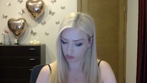 Snapshot of wild_silk_desire chatting on July 24, 2026, 4:05 pm Alina online show from July 24, 2026, 4:05 pm