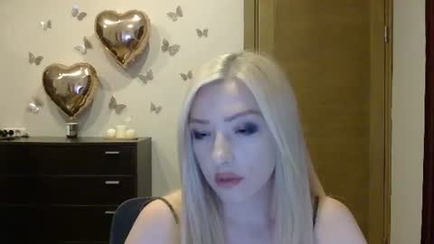 Snapshot of wild_silk_desire chatting on July 27, 2026, 5:09 pm Alina online show from July 27, 2026, 5:09 pm