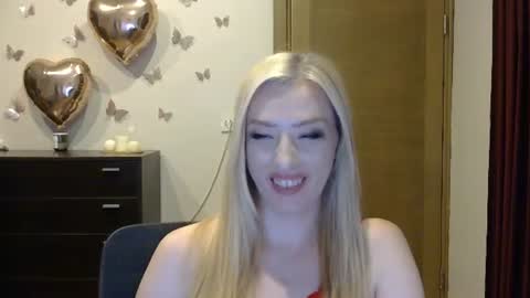 Snapshot of wild_silk_desire chatting on July 28, 2026, 6:20 pm Alina online show from July 28, 2026, 6:20 pm