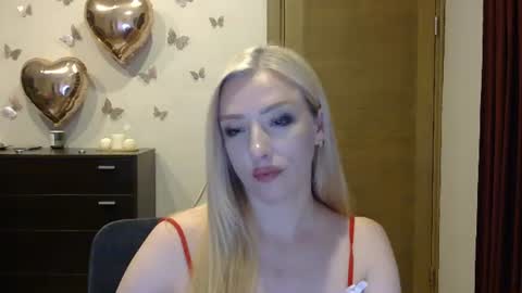 Snapshot of wild_silk_desire chatting on July 28, 2026, 8:52 pm Alina online show from July 28, 2026, 8:52 pm