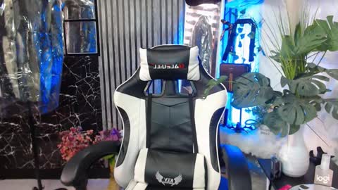 Snapshot of wildasianhorsecockts chatting on March 12, 2025, 7:35 am Chachi online show from March 12, 2025, 7:35 am