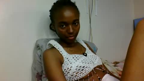 Snapshot of wildflowr chatting on July 7, 2026, 9:19 pm wildflowr online show from July 7, 2026, 9:19 pm