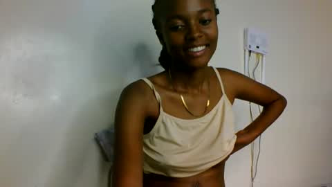 Snapshot of wildflowr chatting on August 4, 2026, 6:21 pm wildflowr online show from August 4, 2026, 6:21 pm