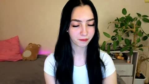 Snapshot of wildkittenx_ chatting on May 16, 2026, 6:32 am Alena online show from May 16, 2026, 6:32 am