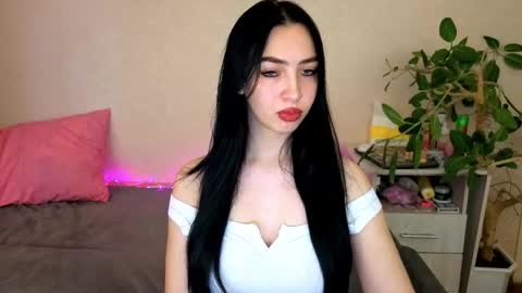 Snapshot of wildkittenx_ chatting on May 20, 2026, 5:13 am Alena online show from May 20, 2026, 5:13 am