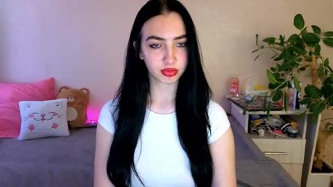 Snapshot of wildkittenx_ chatting on June 5, 2026, 5:03 am Alena online show from June 5, 2026, 5:03 am