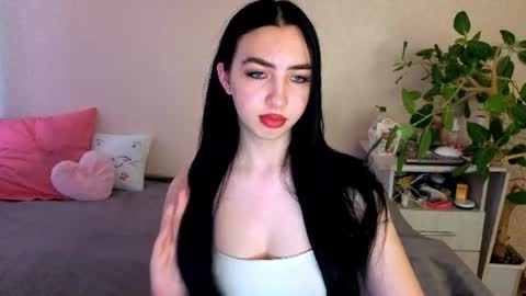 Snapshot of wildkittenx_ chatting on July 3, 2026, 4:08 am Alena online show from July 3, 2026, 4:08 am