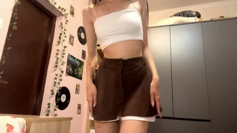 wildpeachh online show from April 22, 2026, 5:03 pm