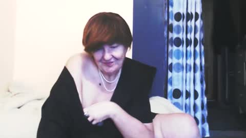 WildRedCat online show from October 15, 2025, 11:32 am