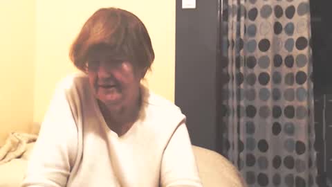 WildRedCat online show from December 2, 2025, 10:16 pm