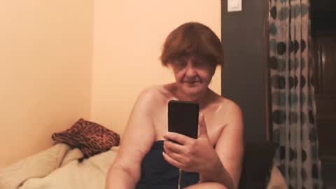 Snapshot of wildredcat chatting on June 28, 2026, 8:04 pm WildRedCat online show from June 28, 2026, 8:04 pm