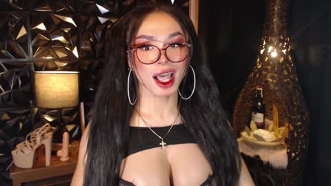 Snapshot of wildroxie chatting on February 5, 2025, 1:37 am ROXIE online show from February 5, 2025, 1:37 am