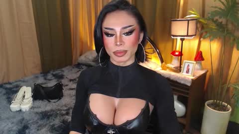 Snapshot of wildroxie chatting on September 28, 2025, 10:04 pm ROXIE online show from September 28, 2025, 10:04 pm