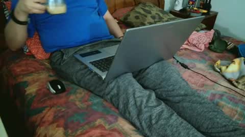 Snapshot of willamyth chatting on July 5, 2026, 4:52 am Willamyth online show from July 5, 2026, 4:52 am