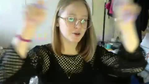 Snapshot of willenasow chatting on July 24, 2026, 5:27 am Olivia online show from July 24, 2026, 5:27 am