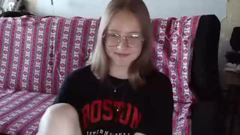 Snapshot of willenasow chatting on July 27, 2026, 5:03 am Olivia online show from July 27, 2026, 5:03 am