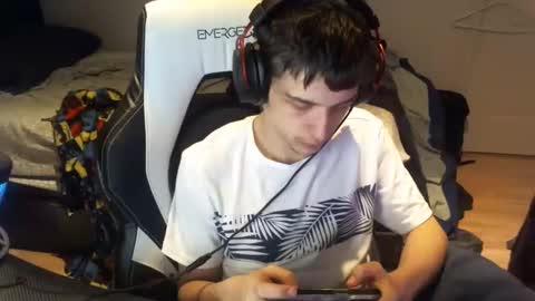 willfro_ online show from October 16, 2025, 2:45 am