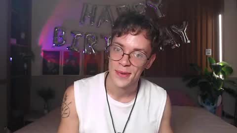 Snapshot of william_henry_a chatting on May 7, 2026, 2:22 pm William online show from May 7, 2026, 2:22 pm