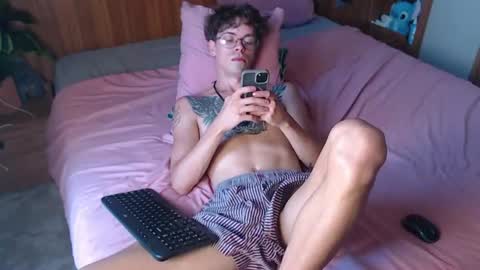 Snapshot of william_henry_a chatting on June 22, 2026, 3:25 am William online show from June 22, 2026, 3:25 am