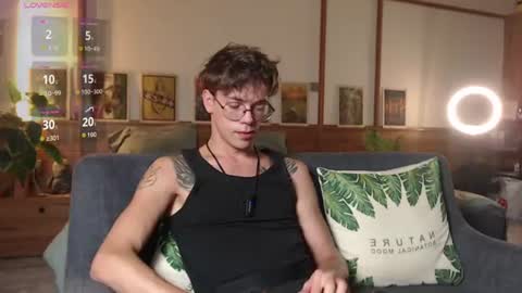 Snapshot of william_henry_a chatting on July 27, 2026, 12:01 pm William online show from July 27, 2026, 12:01 pm