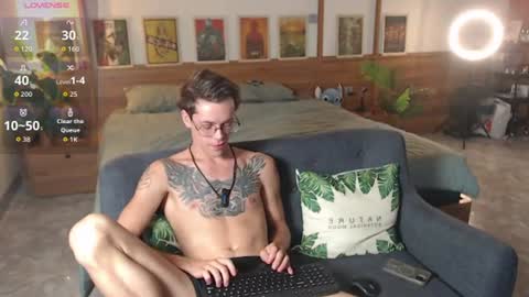 Snapshot of william_henry_a chatting on July 31, 2026, 4:23 am William online show from July 31, 2026, 4:23 am