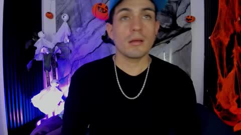 William Steel online show from October 22, 2025, 4:24 am