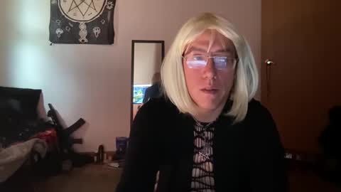 Snapshot of willlohne5 chatting on November 7, 2025, 6:30 pm Ville Lohner online show from November 7, 2025, 6:30 pm