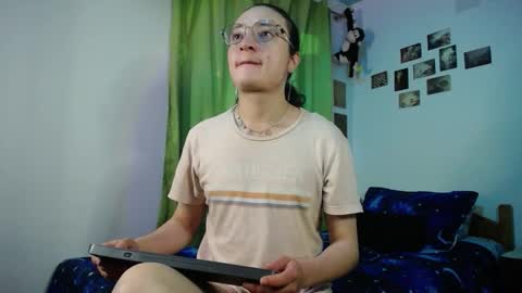 willmonkey online show from October 26, 2025, 2:39 am