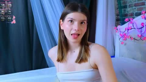 Vicki3 online show from April 29, 2026, 7:01 am