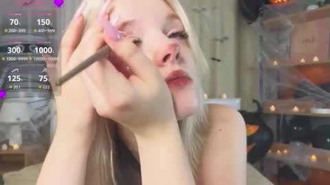 Snapshot of wilonebute chatting on October 31, 2025, 1:28 am Mary online show from October 31, 2025, 1:28 am