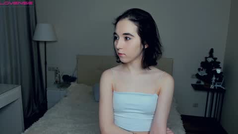 Snapshot of wine_on_lips chatting on January 6, 2025, 7:09 am Amalia and Mia online show from January 6, 2025, 7:09 am