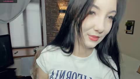 Snapshot of wine_on_lips chatting on March 9, 2026, 2:21 pm Amalia and Mia online show from March 9, 2026, 2:21 pm