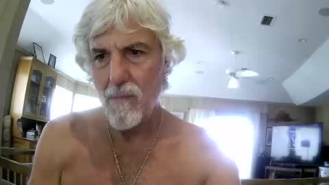 Gundja  Man online show from May 17, 2026, 2:24 pm