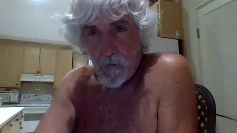 Snapshot of winedog2020 chatting on June 29, 2026, 2:29 am Gundja Man online show from June 29, 2026, 2:29 am