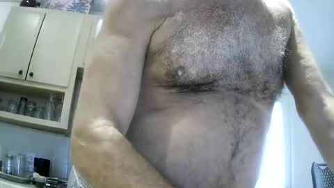 Snapshot of winedog2020 chatting on July 8, 2026, 1:37 pm Gundja Man online show from July 8, 2026, 1:37 pm