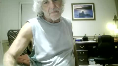 Snapshot of winedog2020 chatting on July 19, 2026, 3:10 am Gundja Man online show from July 19, 2026, 3:10 am