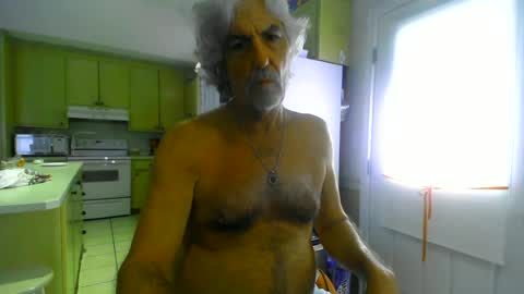 Snapshot of winedog2020 chatting on July 27, 2026, 12:12 pm Gundja Man online show from July 27, 2026, 12:12 pm