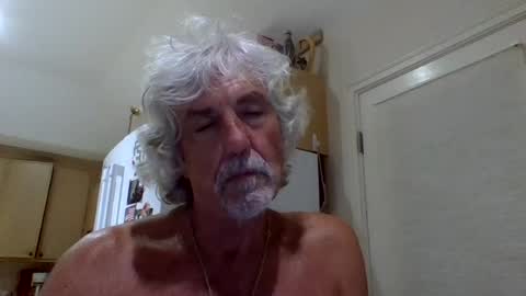 Snapshot of winedog2020 chatting on August 7, 2026, 4:47 am Gundja Man online show from August 7, 2026, 4:47 am