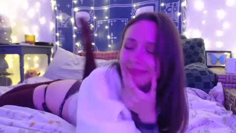 Snapshot of wingardiumleveveosa chatting on December 5, 2024, 2:53 am Eevie online show from December 5, 2024, 2:53 am