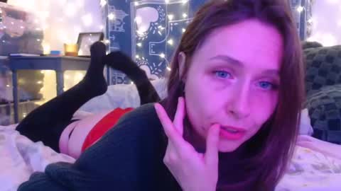 Snapshot of wingardiumleveveosa chatting on December 15, 2024, 8:19 am Eevie online show from December 15, 2024, 8:19 am