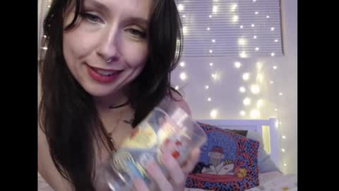 Snapshot of wingardiumleveveosa chatting on March 8, 2025, 4:12 am Eevie online show from March 8, 2025, 4:12 am